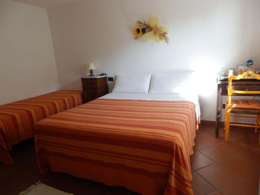 Il Girasole Bed & Breakfast Fosdinovo Rom bilde