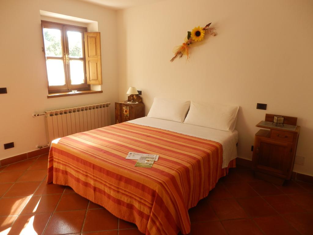 Il Girasole Bed & Breakfast Fosdinovo Rom bilde